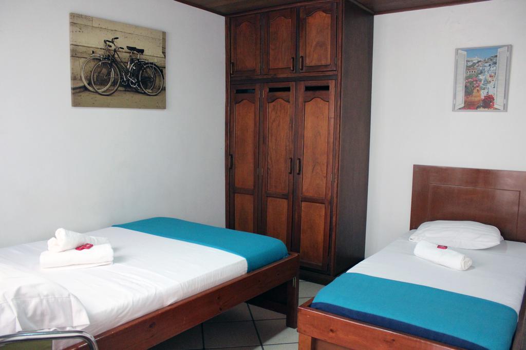 Pasadena Hostel Cali Rum bild